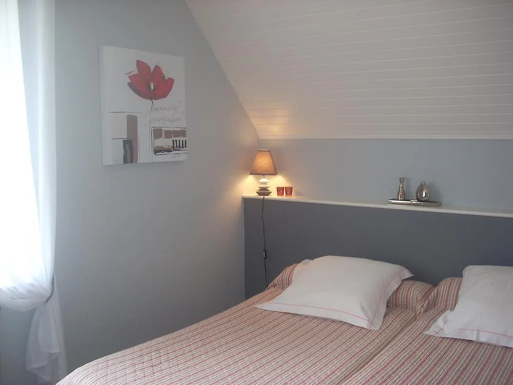 Chambres D'Hotes Kergollay Bed & Breakfast Lanhouarneau