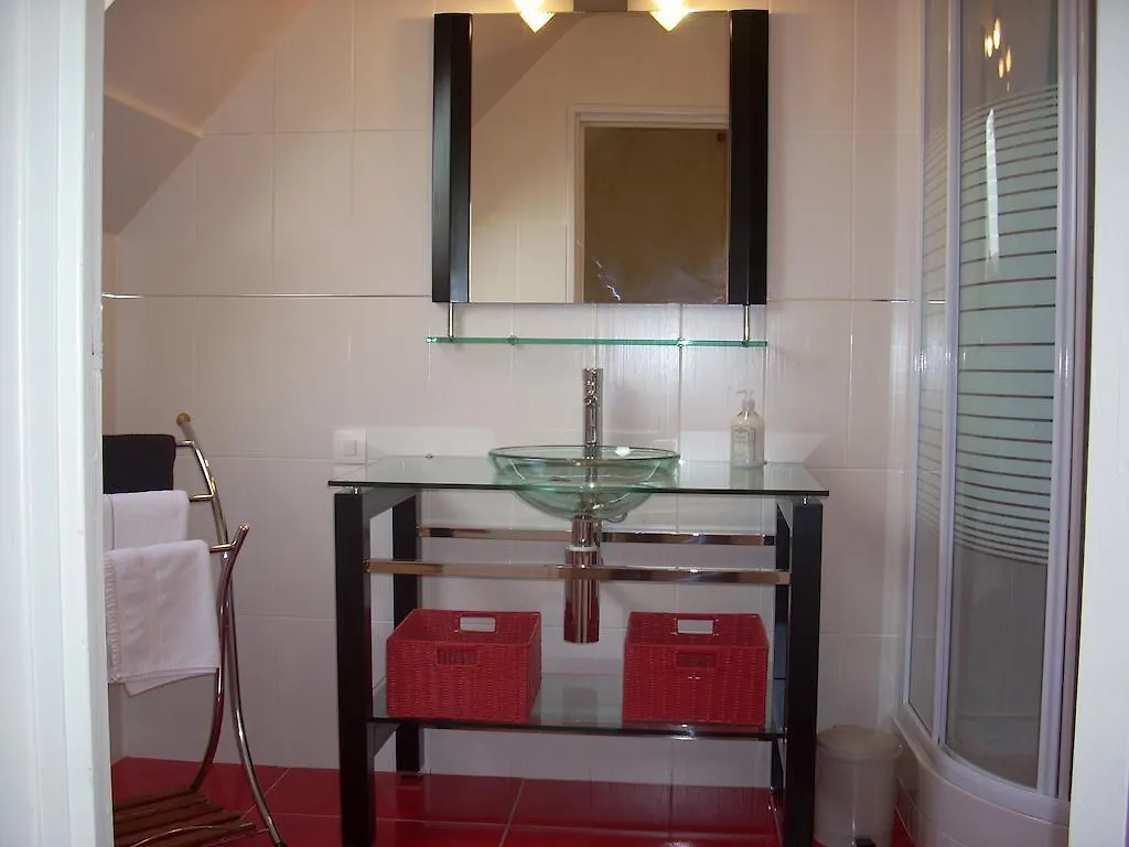 Chambres D'Hotes Kergollay Bed & Breakfast Lanhouarneau