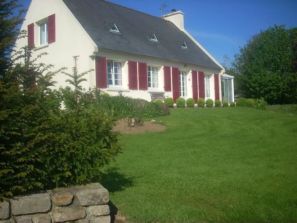 Chambres D'Hotes Kergollay Bed & Breakfast Lanhouarneau 0*,